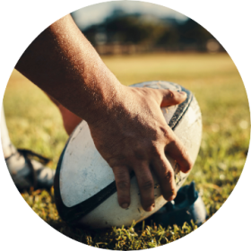 Joueur de rugby avec un ballon