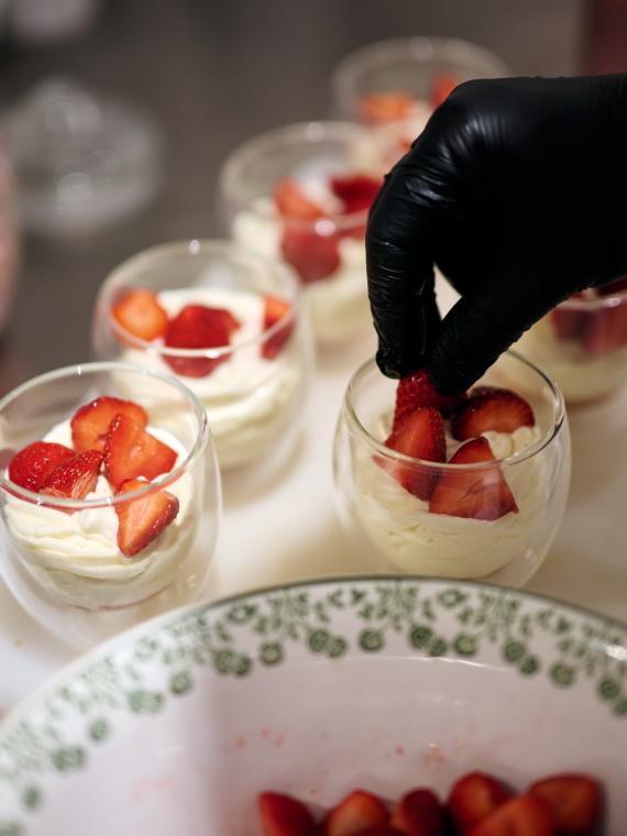 Buffet gastronomique de l'espace hospitalité VIP Salon Ferveur au Stade de France