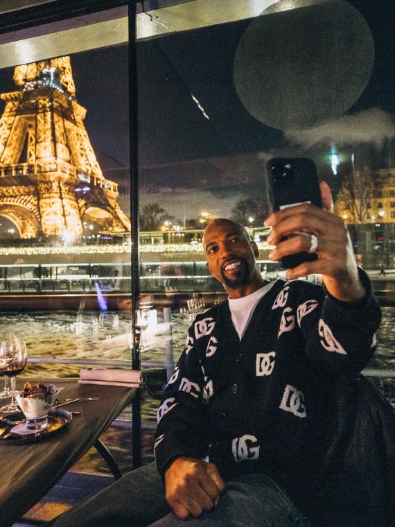 Vip diner on a cruise on the Seine with former player