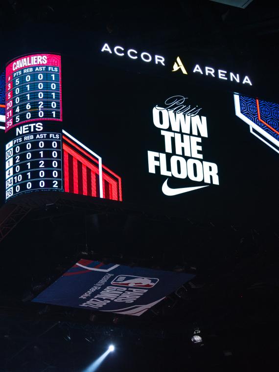 Score board above the basket floor