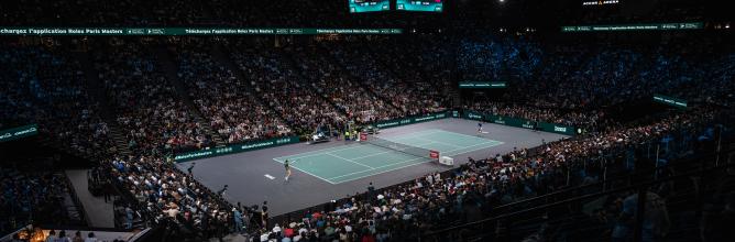 Vue sur le stade Accor Arena et le terrain du Rolex Paris Masters session soirée