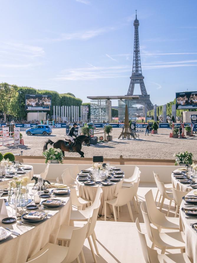 LONGINES PARIS EIFFEL JUMPING offers cocktail hospitality lounge