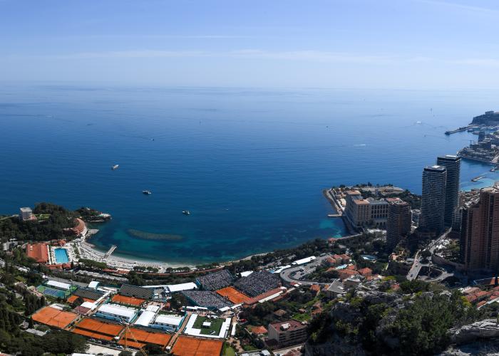 Tennis Club de Monte Carlo vue sur les courts et la mer